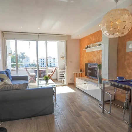 Апартаменты Seaside Cozy By Hello Homes