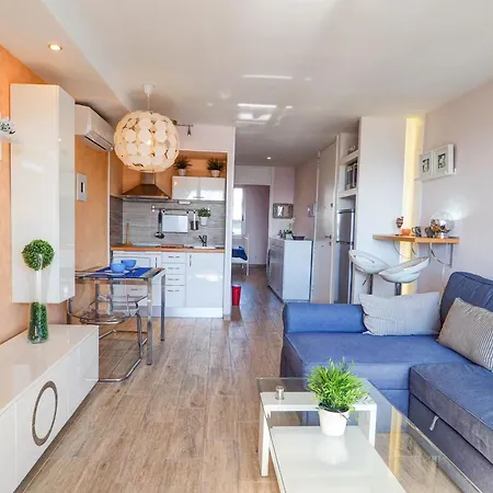 Apartment Seaside Cozy By Hello Homes